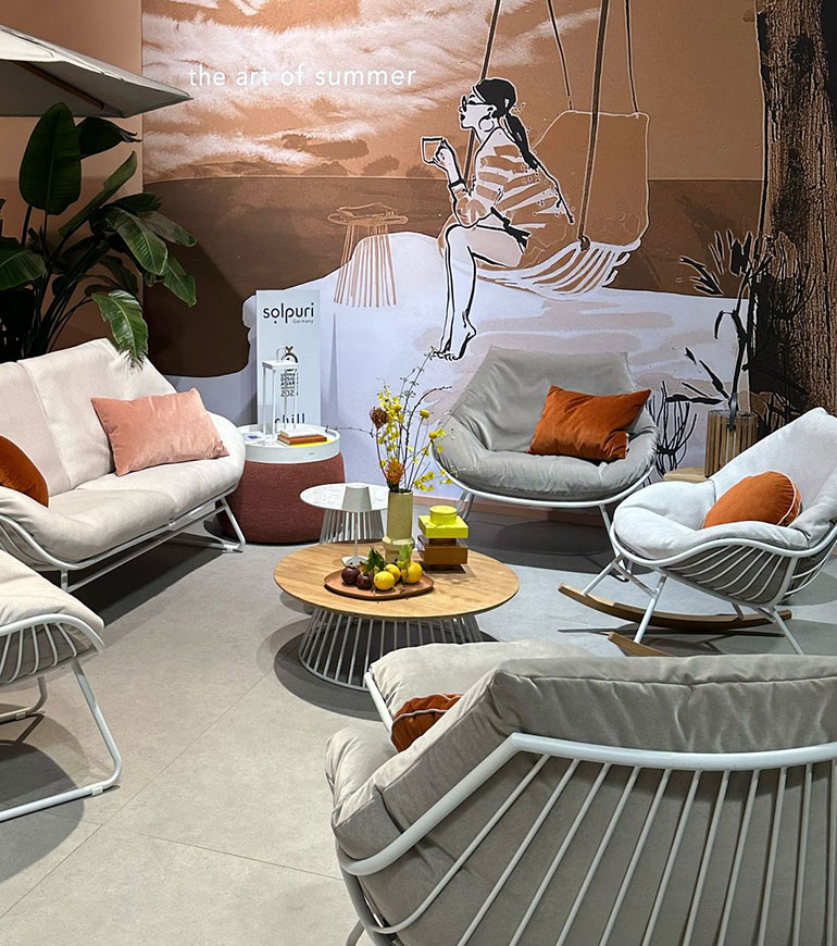 Bildaufnahme der CHILL-Kollektion auf der Salone del Mobile 2025 Bildaufnahme der CHILL-Kollektion auf der Salone del Mobile 2025